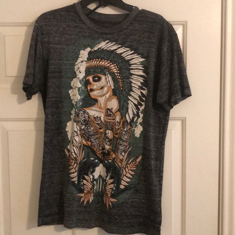 Men’s t-shirt.
